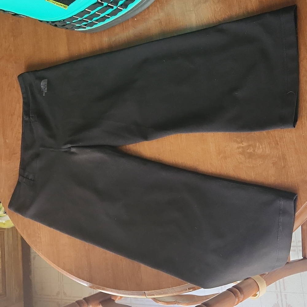 Crop leggings* 🍀 3/$10!